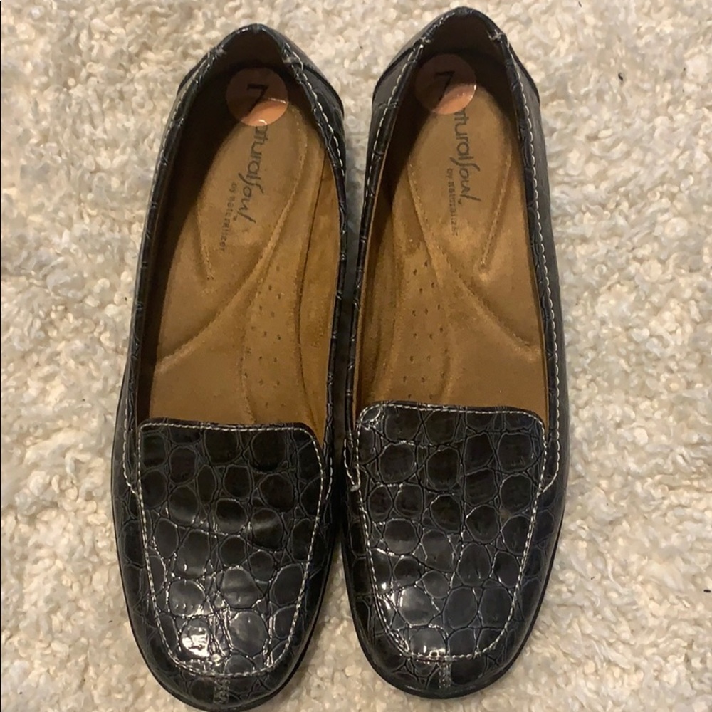 Like New Naturalizer Flats Size 7